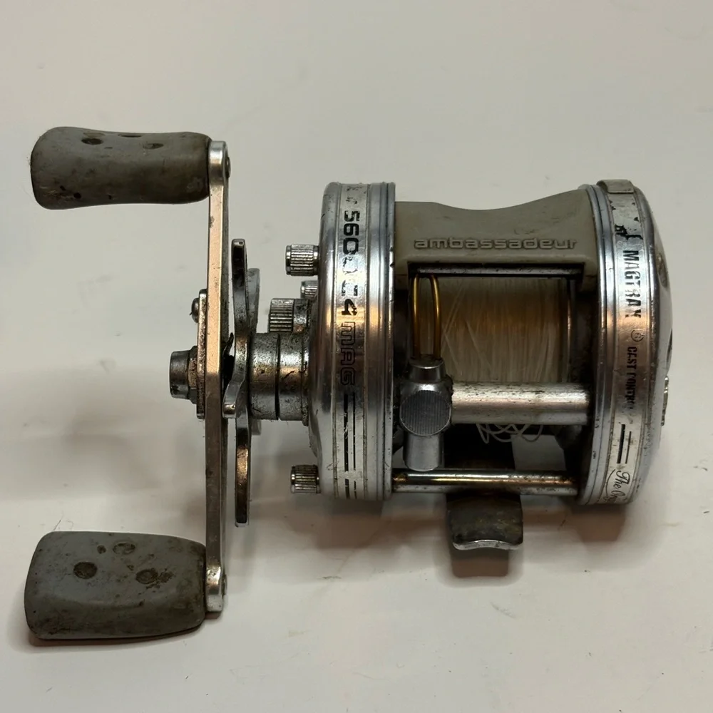 Abu Garcia Silver Fishing Reel - Picture 7 of 8